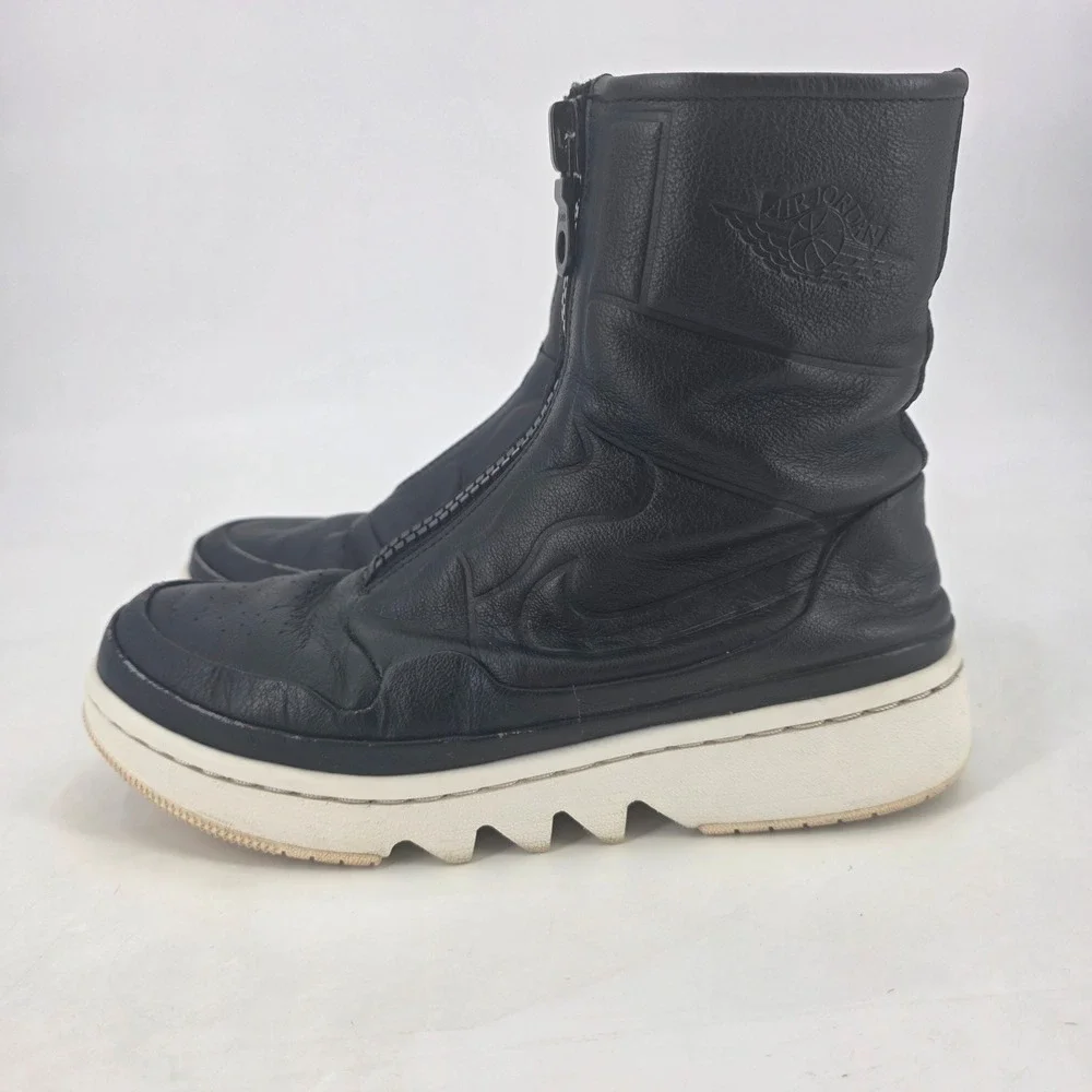 Nike some wear
